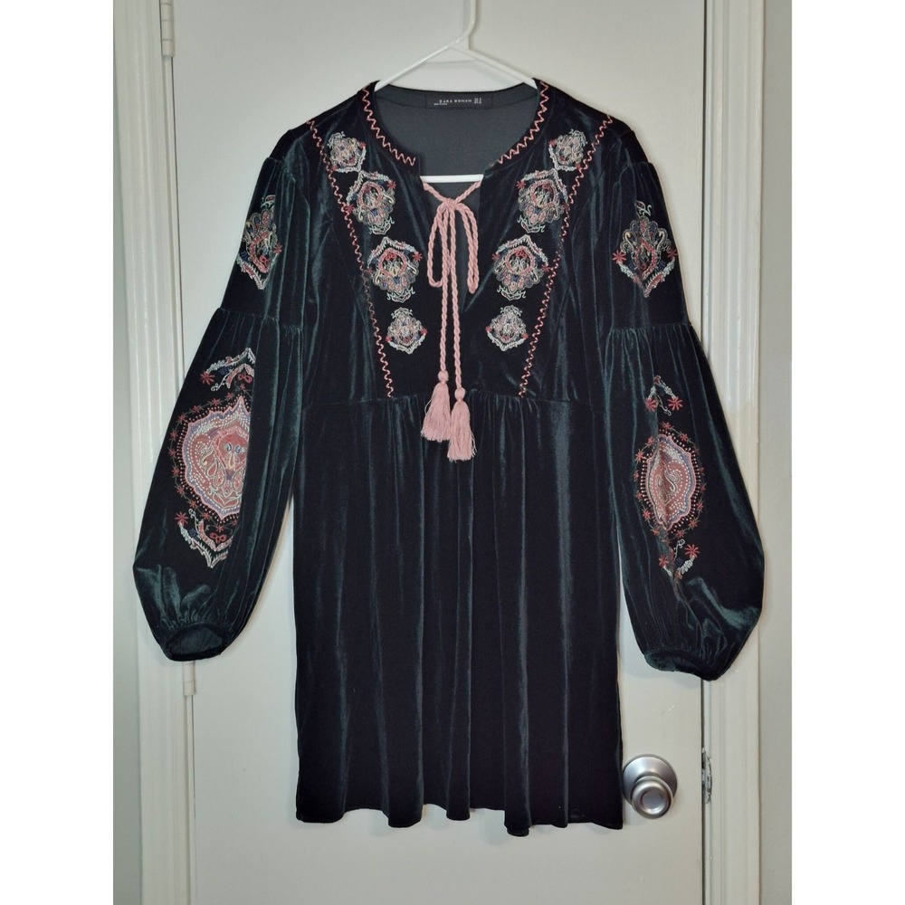 Zara Women Green Velvet Bohemian Embroidered Long Sleeve Short Dress Size Medium